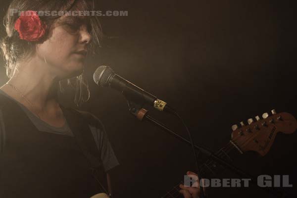 SCOUT NIBLETT - 2013-06-08 - PARIS - Point Ephemere - Emma Louise Niblett